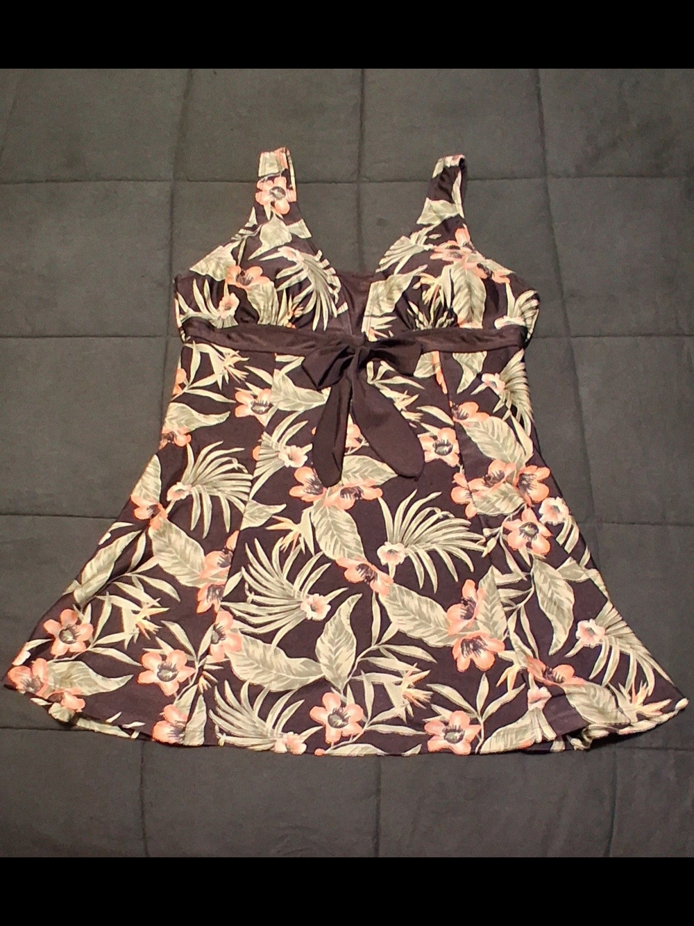 Women's Tropical Floral Print Swimsuit, SIZE 16-18